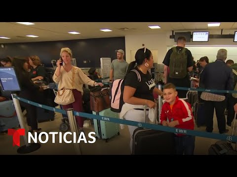 Cerca de 5,000 vuelos se han retrasado por el mal tiempo en Estados Unidos | Noticias Telemundo