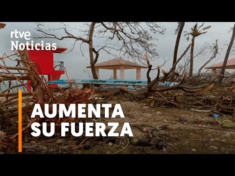 TIFÓN MAWAR: Vientos de hasta 322 KM/H ARRASAN la isla de GUAM en el PACÍFICO | RTVE Noticias