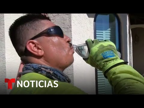 Las temperaturas en Arizona tocan techo y ponen en peligro la vida de muchos | Noticias Telemundo