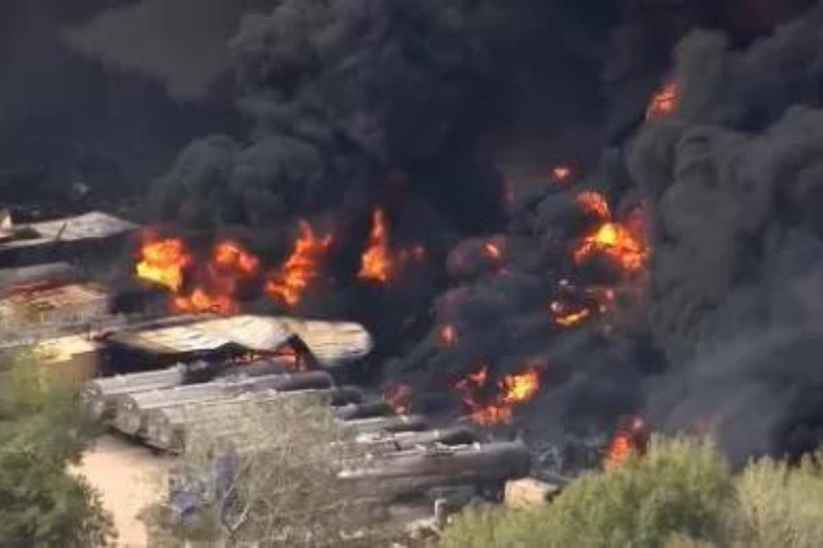 Una planta de almacenamiento de productos químicos se incendio en Texas