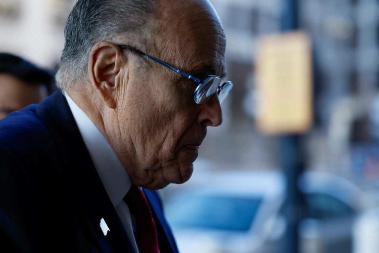 Rudy Giuliani debe pagar 150 millones de dólares en Washington