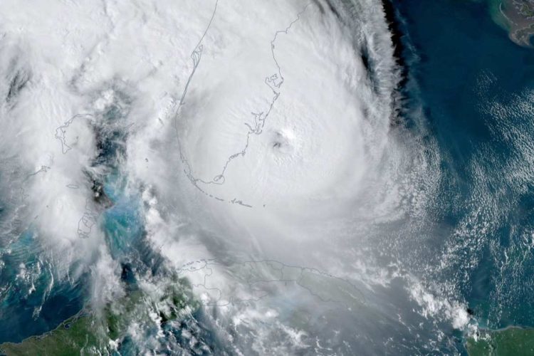 Tormenta poderosa azotará el estado de Florida