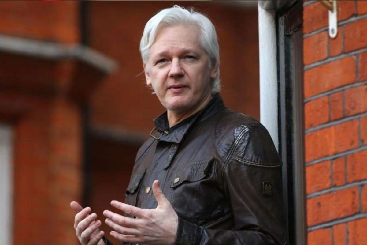 Assange discutió con el Departamento de Justicia de EE.UU