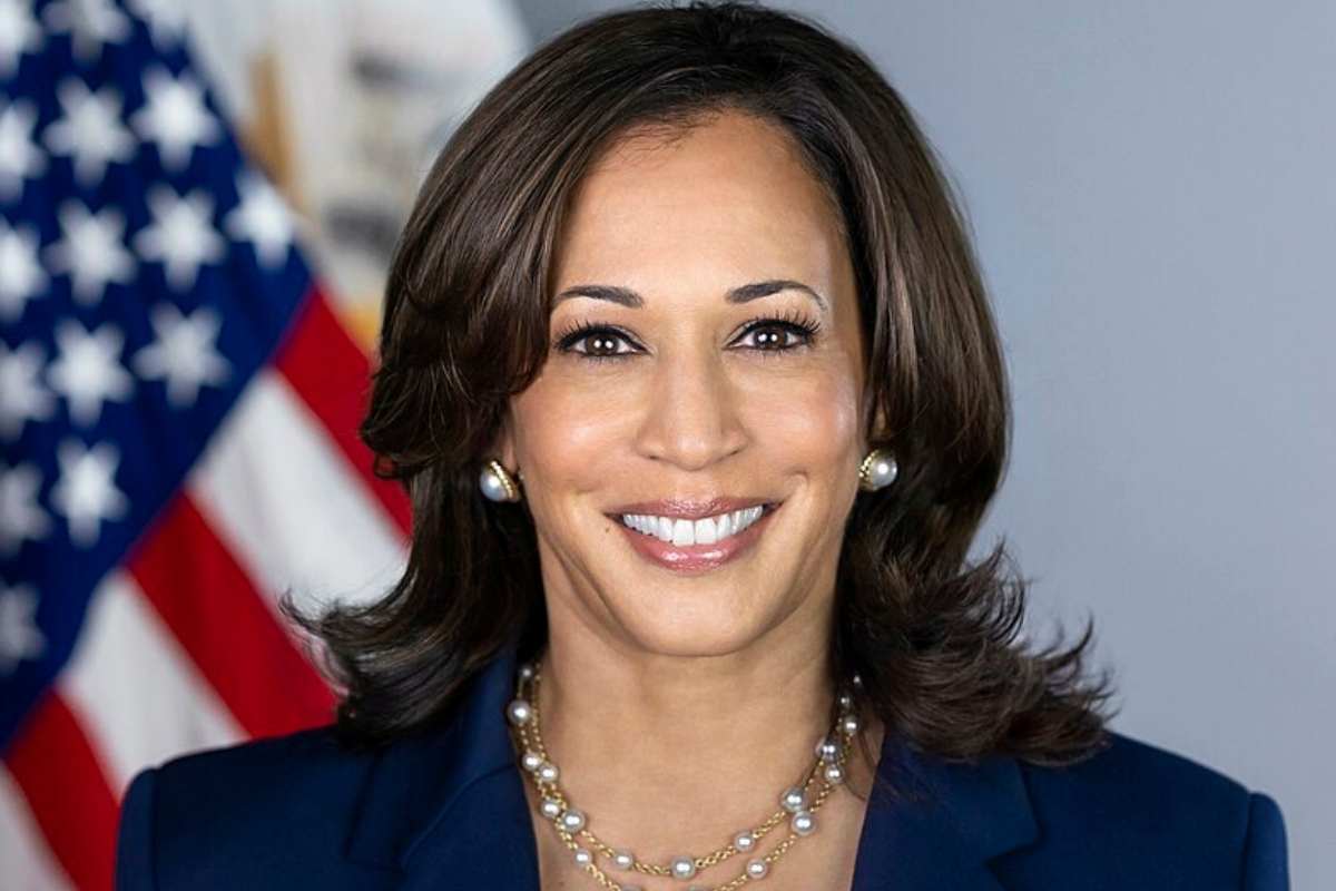 Vicepresidenta Harris supervisa trabajos de reconstrucción