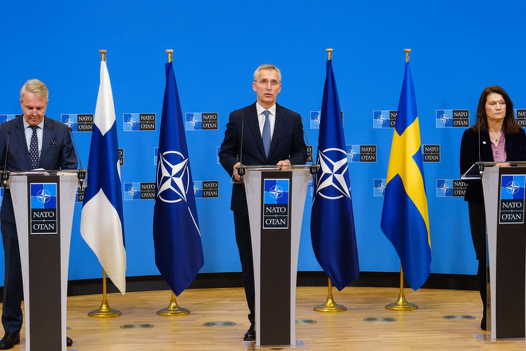 Finland and Sweden reiterate their right to join NATO if they wish and reject Russia’s threats