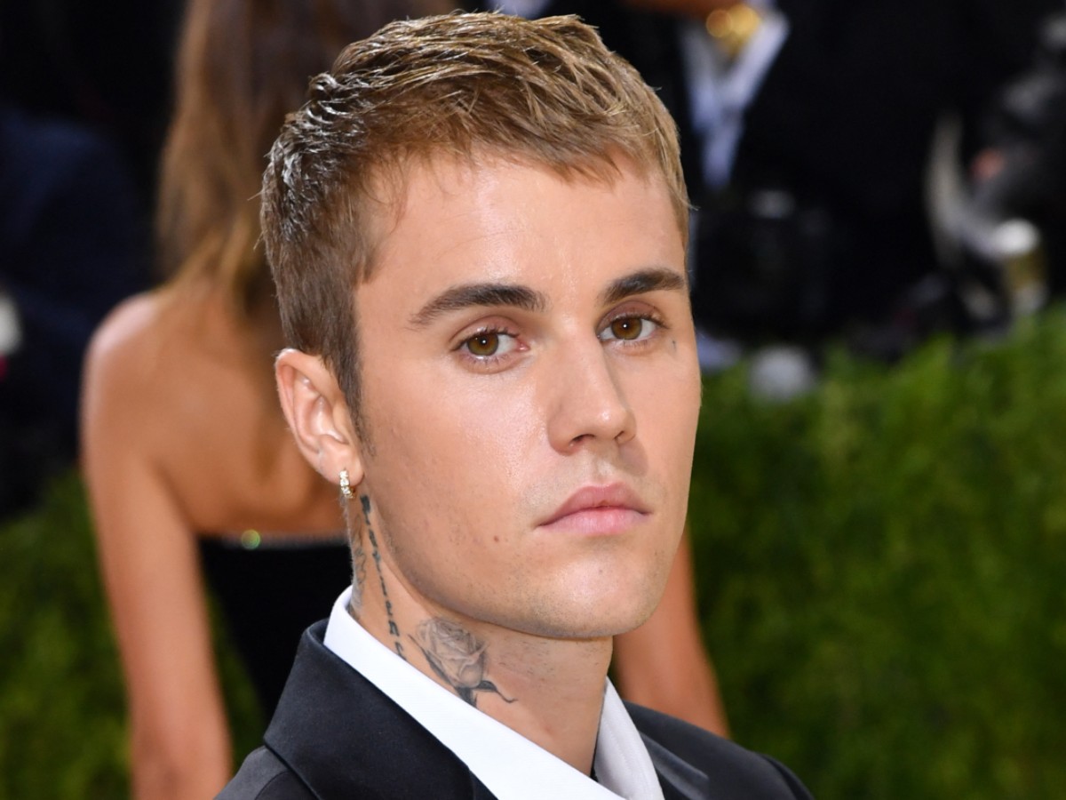 Justin Bieber explains how Ramsay Hunt syndrome paralyzes his face
