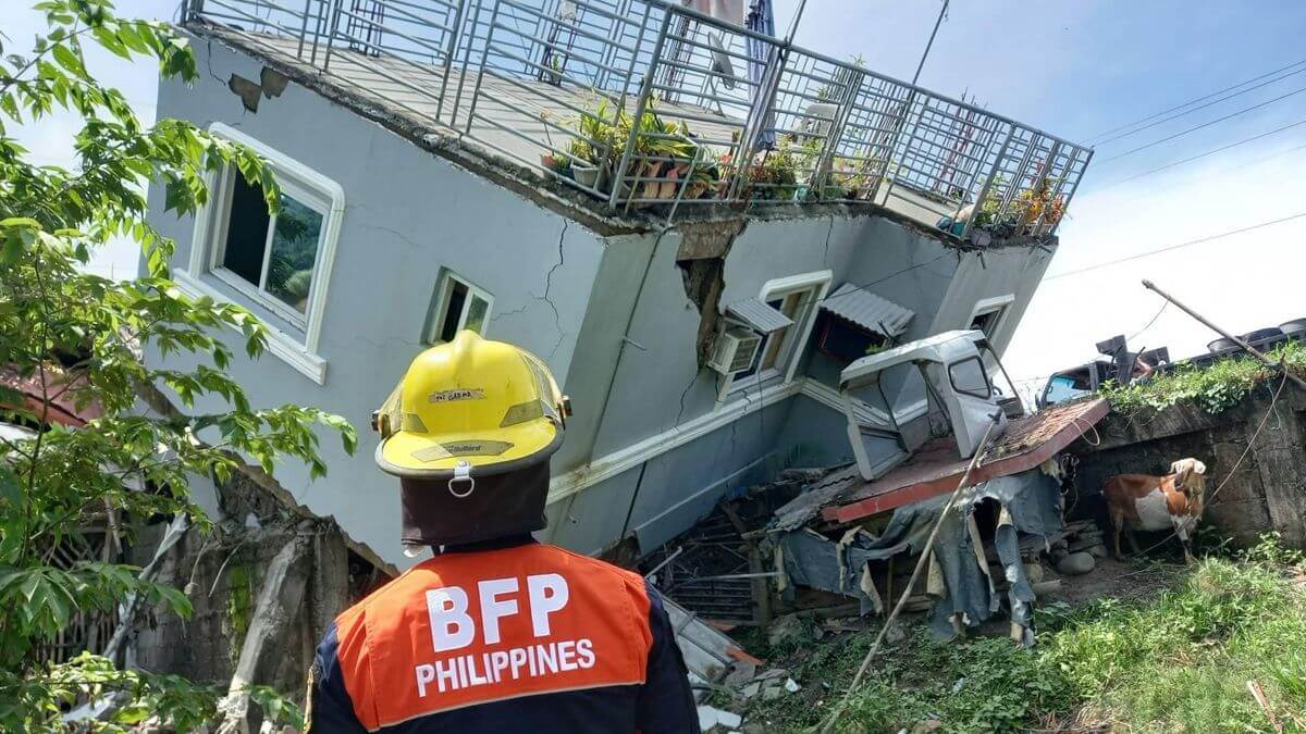 7.0-magnitude earthquake in the Philippines leaves four dead and dozens injured