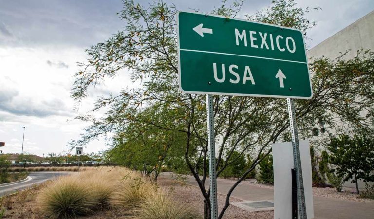 Mexico citizens wil have to request a card to travel to the United States