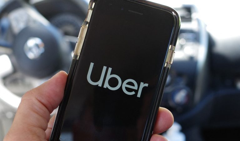 Uber launches “teenager accounts” for users aged 13 to 17 years old